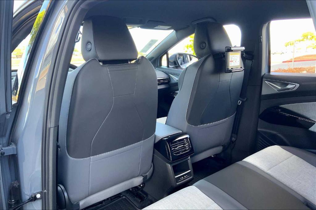 new 2025 Volkswagen ID.4 car, priced at $47,261