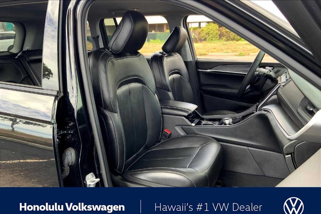 used 2023 Jeep Grand Cherokee car, priced at $32,444
