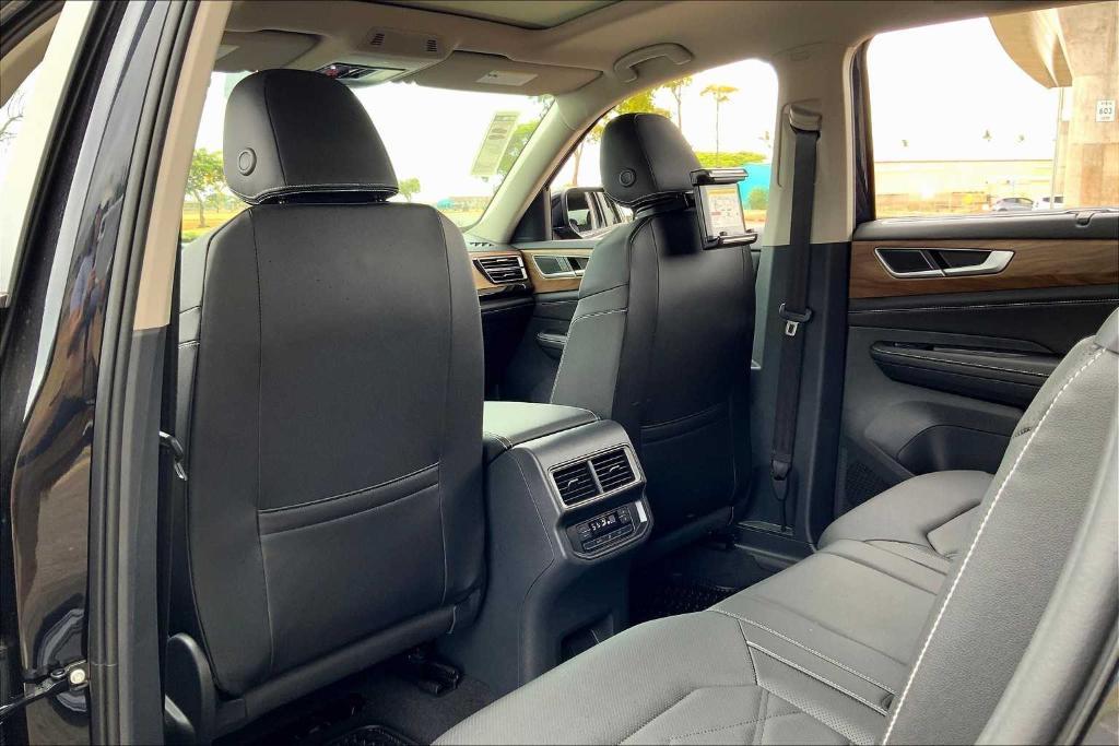 new 2025 Volkswagen Atlas car, priced at $47,591