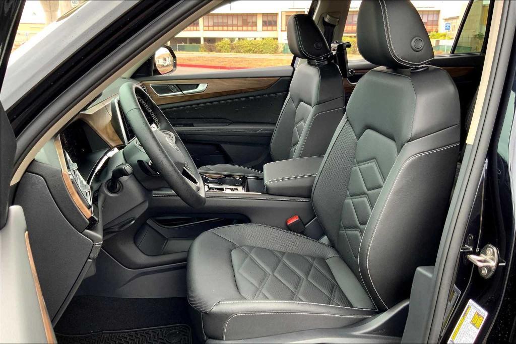 new 2025 Volkswagen Atlas car, priced at $47,591