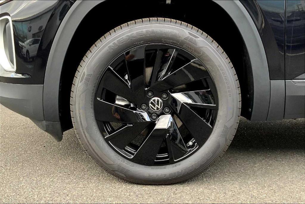 new 2024 Volkswagen Atlas car, priced at $45,724