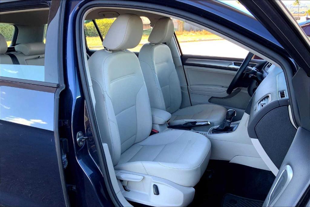 used 2015 Volkswagen Golf SportWagen car, priced at $10,991