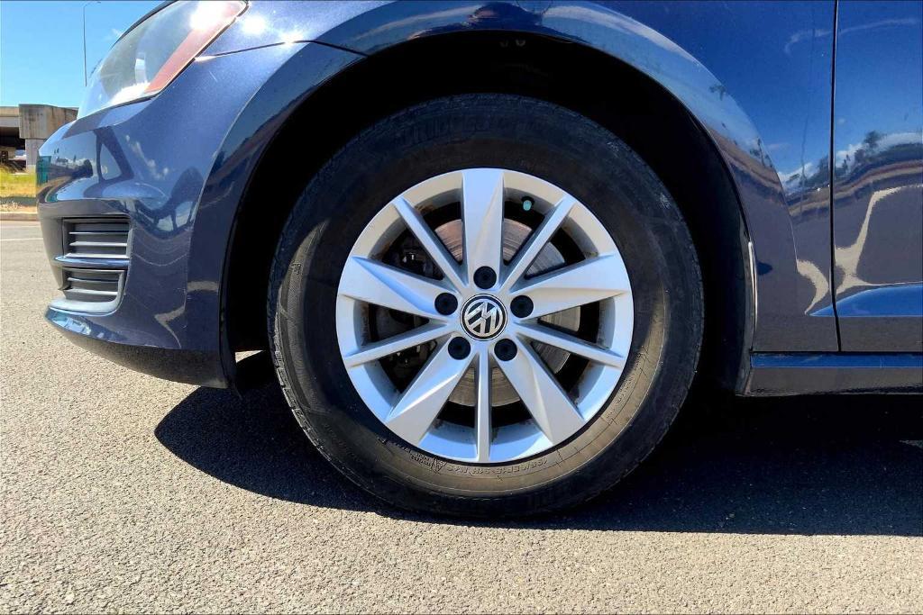 used 2015 Volkswagen Golf SportWagen car, priced at $10,991