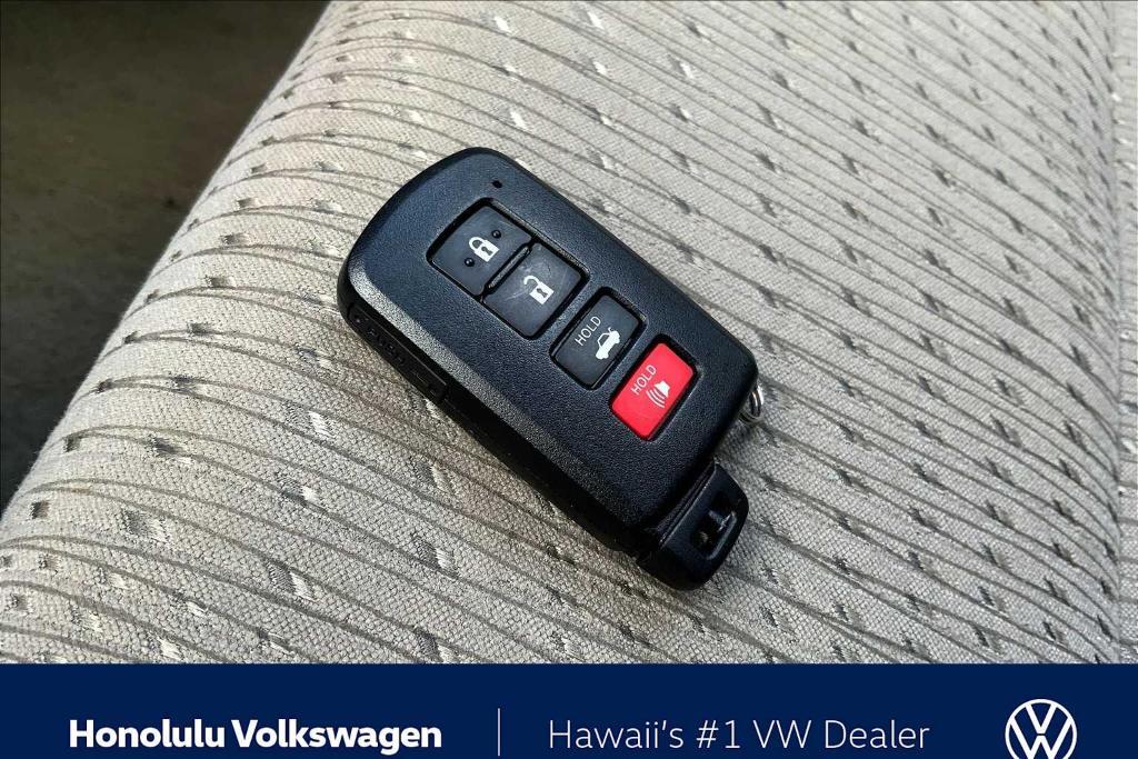 used 2014 Toyota Camry Hybrid car, priced at $13,993