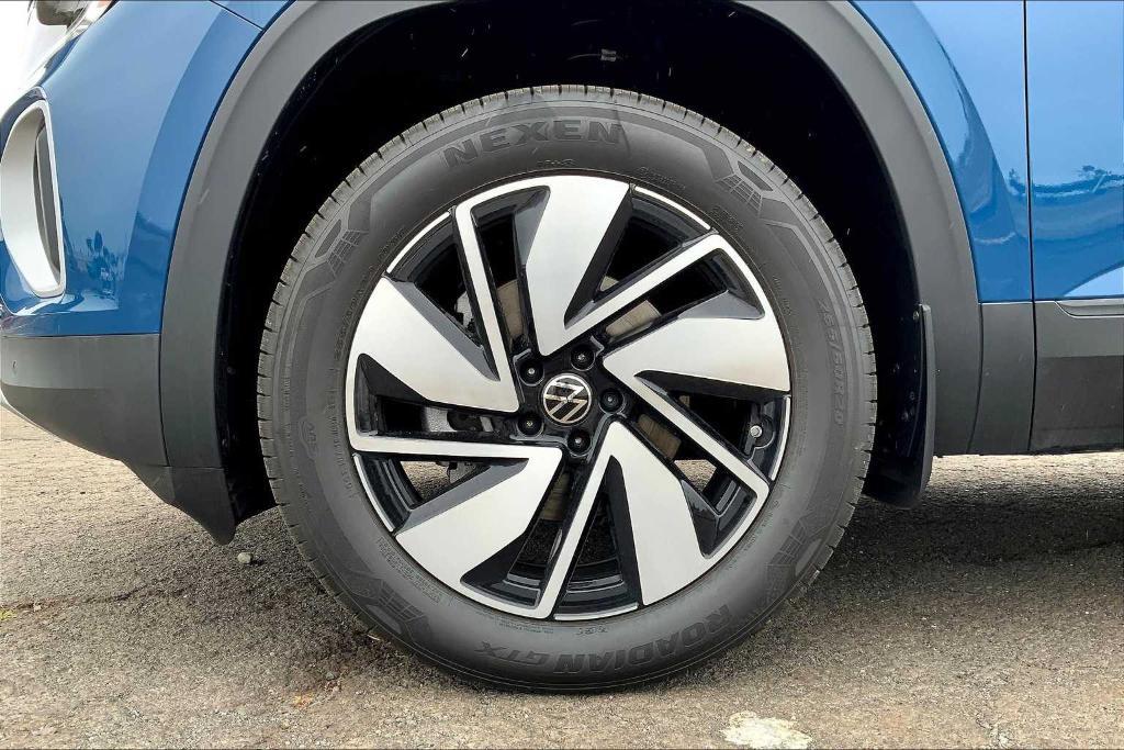 new 2025 Volkswagen Atlas car, priced at $45,891