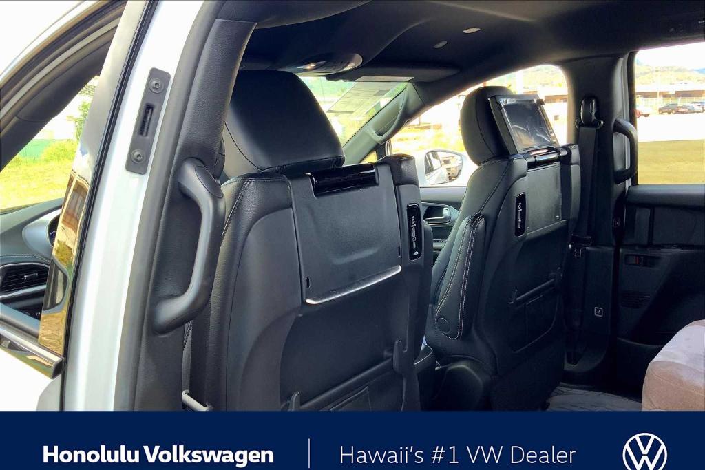 used 2022 Chrysler Pacifica Hybrid car, priced at $29,688