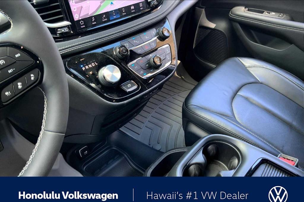 used 2022 Chrysler Pacifica Hybrid car, priced at $29,688