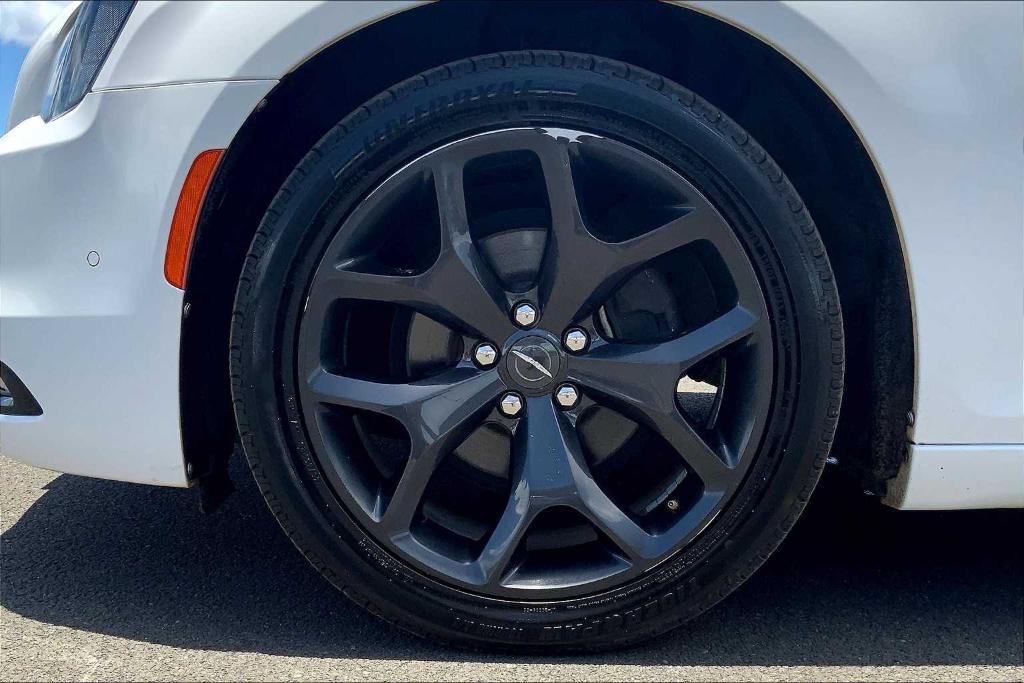 used 2021 Chrysler 300 car, priced at $25,888