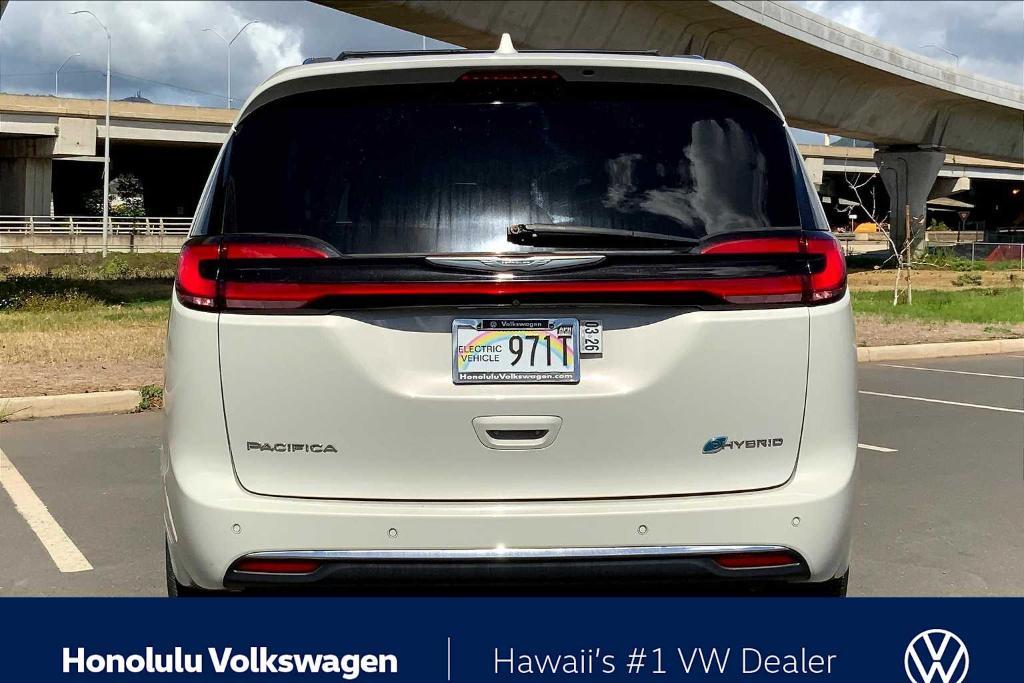 used 2021 Chrysler Pacifica Hybrid car, priced at $27,994