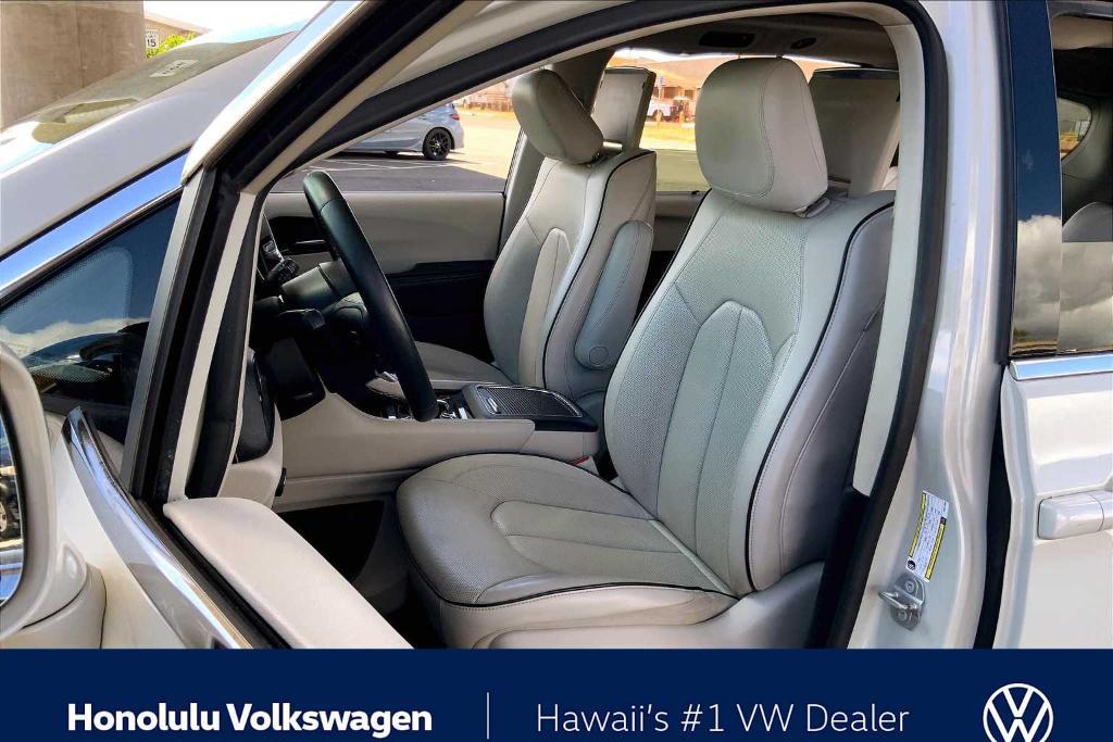 used 2021 Chrysler Pacifica Hybrid car, priced at $27,994