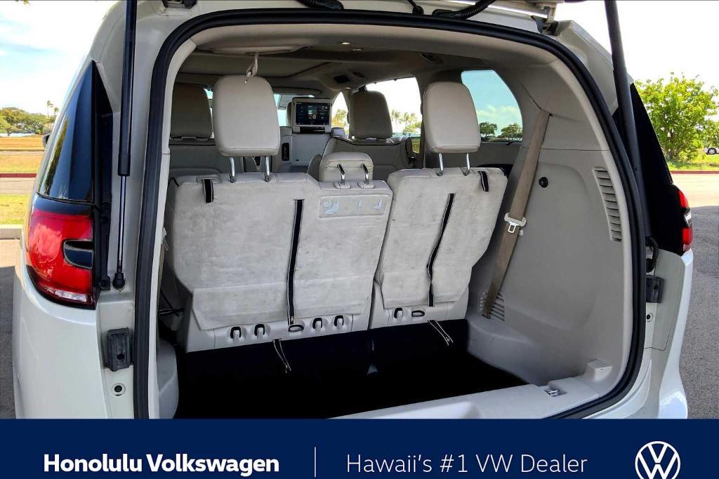 used 2021 Chrysler Pacifica Hybrid car, priced at $27,994
