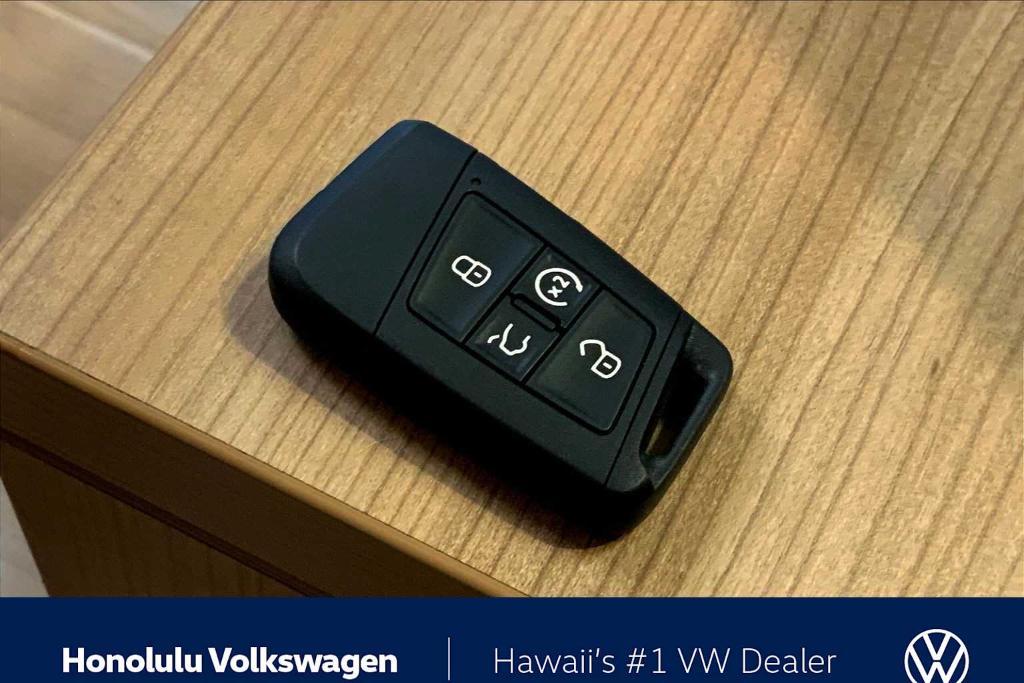 used 2021 Volkswagen Atlas Cross Sport car, priced at $23,444