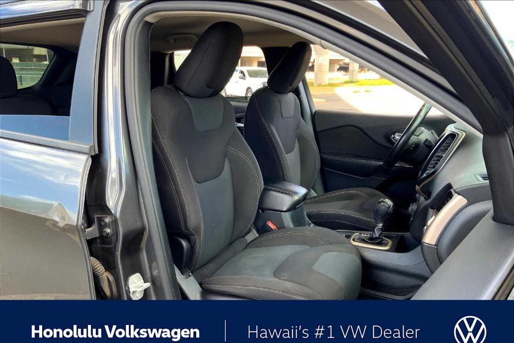 used 2016 Jeep Cherokee car, priced at $12,922