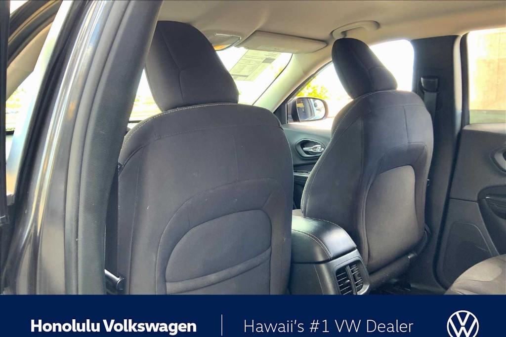 used 2016 Jeep Cherokee car, priced at $12,922