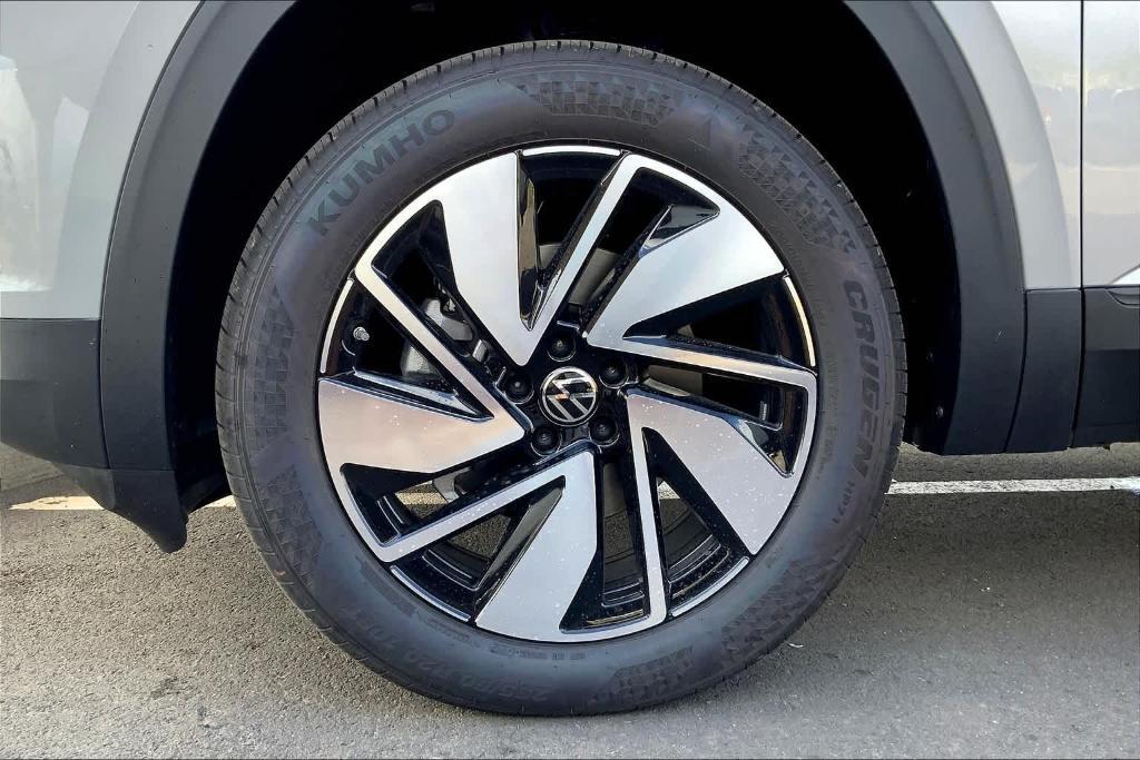 new 2024 Volkswagen Atlas car, priced at $45,960