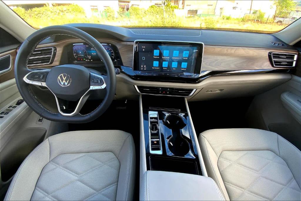 new 2024 Volkswagen Atlas car, priced at $43,441