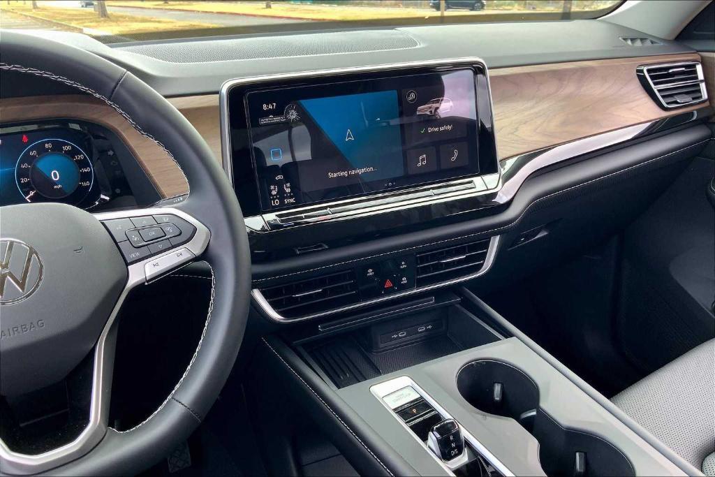new 2025 Volkswagen Atlas car, priced at $40,999