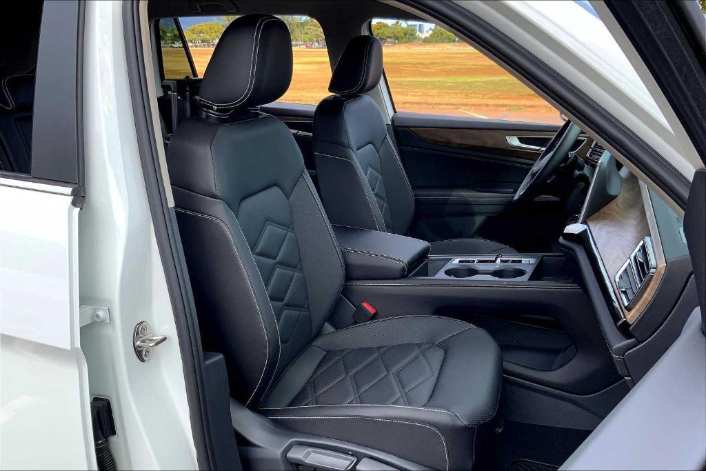 new 2025 Volkswagen Atlas car, priced at $40,999