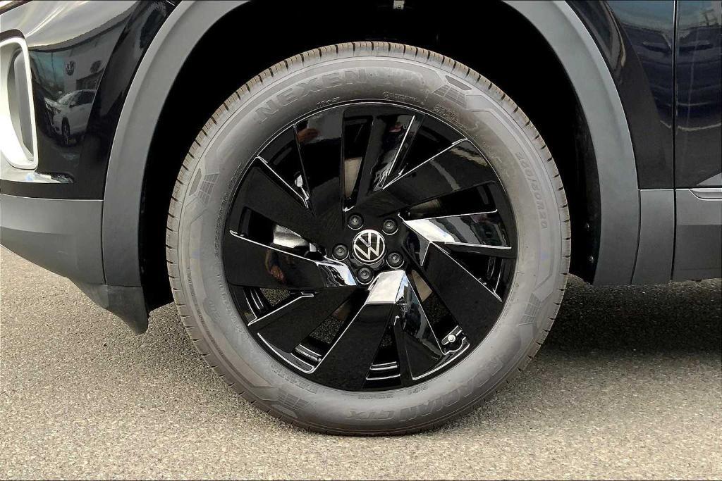 new 2024 Volkswagen Atlas car, priced at $40,310