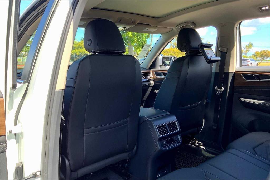 new 2025 Volkswagen Atlas car, priced at $47,186
