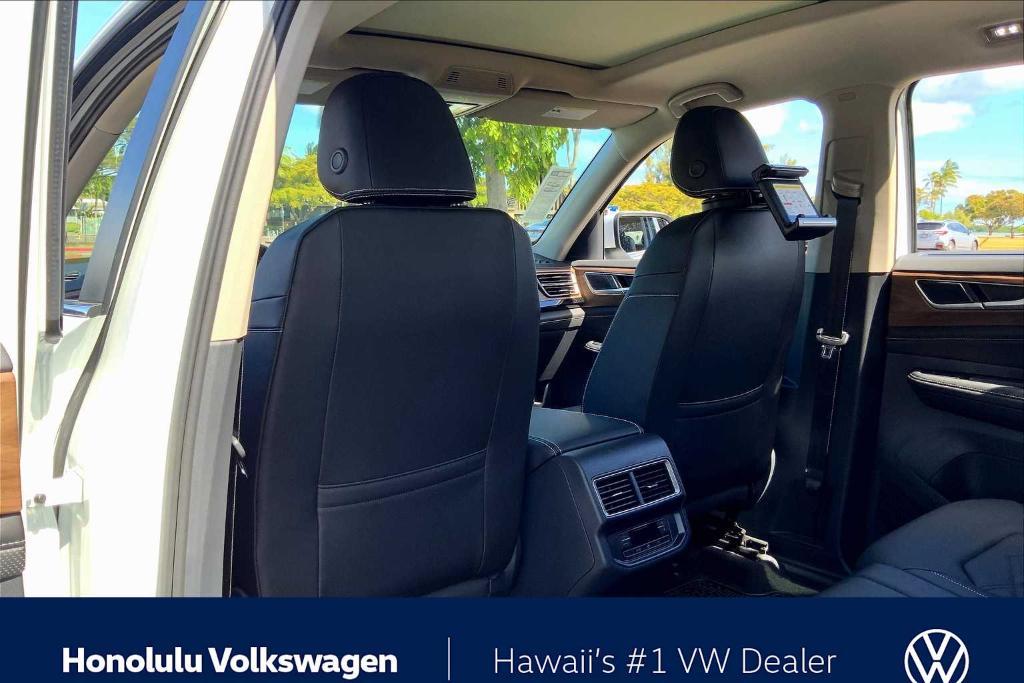 new 2025 Volkswagen Atlas car, priced at $46,186