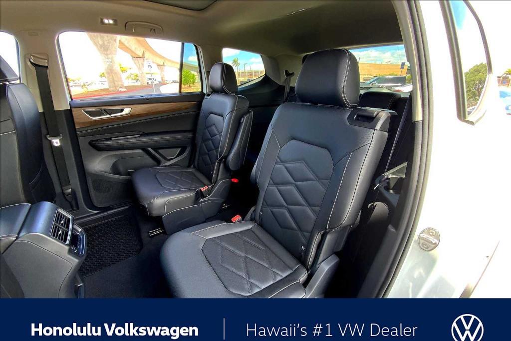new 2025 Volkswagen Atlas car, priced at $45,306