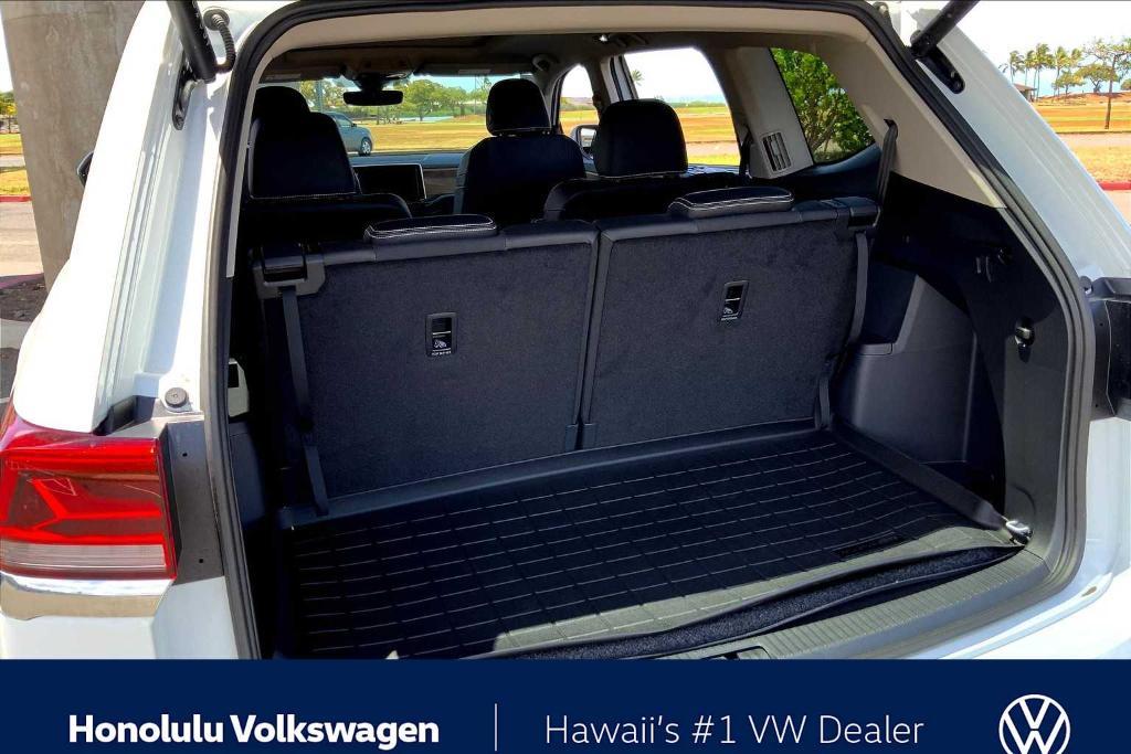 new 2025 Volkswagen Atlas car, priced at $45,306