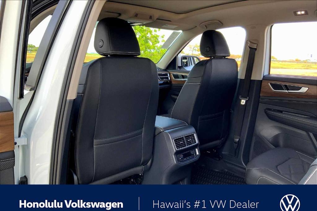new 2025 Volkswagen Atlas car, priced at $45,306