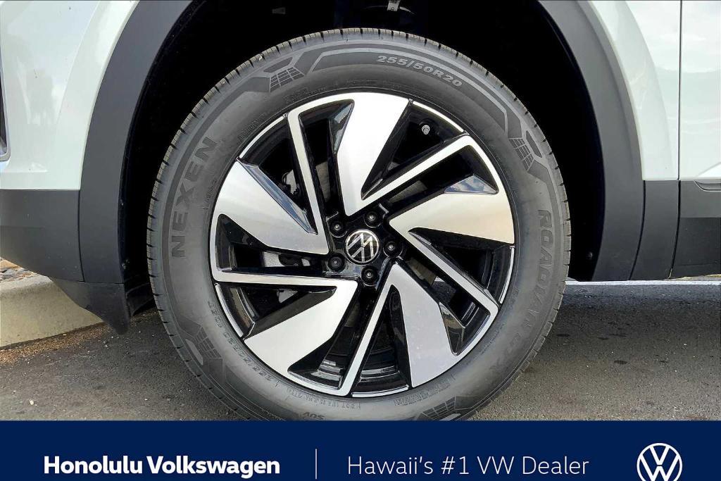 new 2025 Volkswagen Atlas car, priced at $45,306