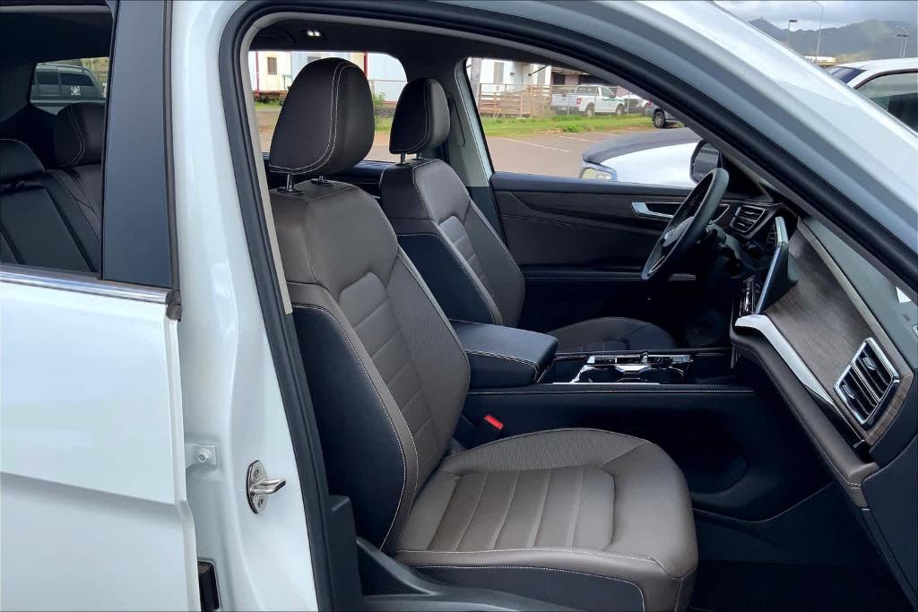 new 2024 Volkswagen Atlas car, priced at $48,821