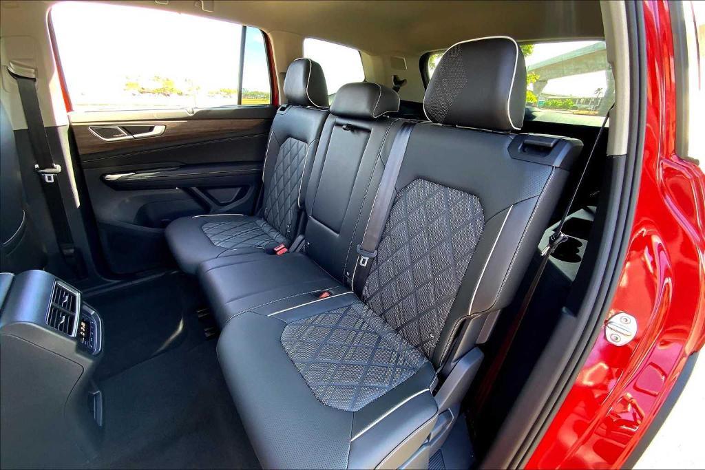 new 2025 Volkswagen Atlas car, priced at $57,494
