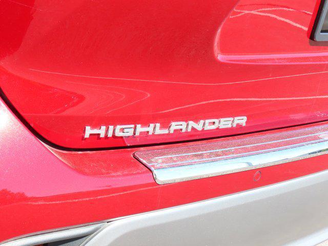 used 2022 Toyota Highlander car, priced at $43,995