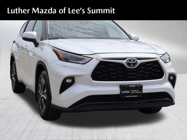 used 2022 Toyota Highlander car, priced at $36,995