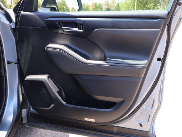 used 2021 Toyota Highlander car, priced at $30,975