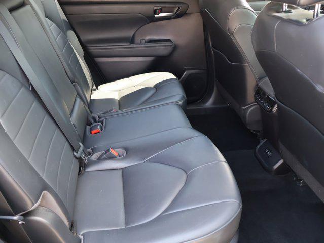 used 2021 Toyota Highlander car, priced at $30,975