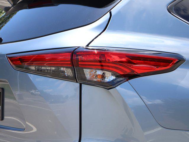 used 2021 Toyota Highlander car, priced at $30,975
