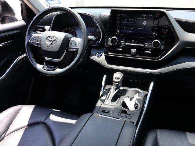 used 2021 Toyota Highlander car, priced at $30,975