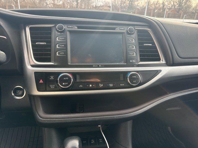 used 2014 Toyota Highlander car, priced at $15,209