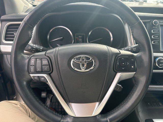 used 2014 Toyota Highlander car, priced at $15,209