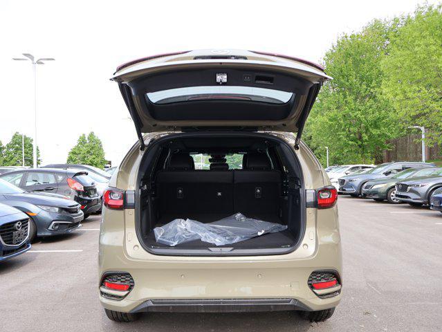 new 2025 Mazda CX-70 car, priced at $54,580