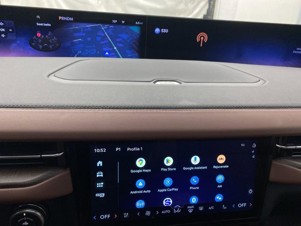 new 2025 Lincoln Navigator car, priced at $103,185