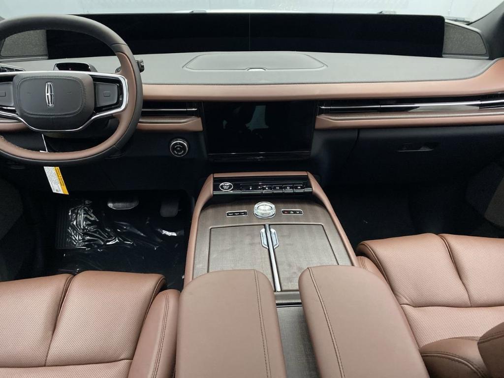 new 2025 Lincoln Navigator car, priced at $103,185