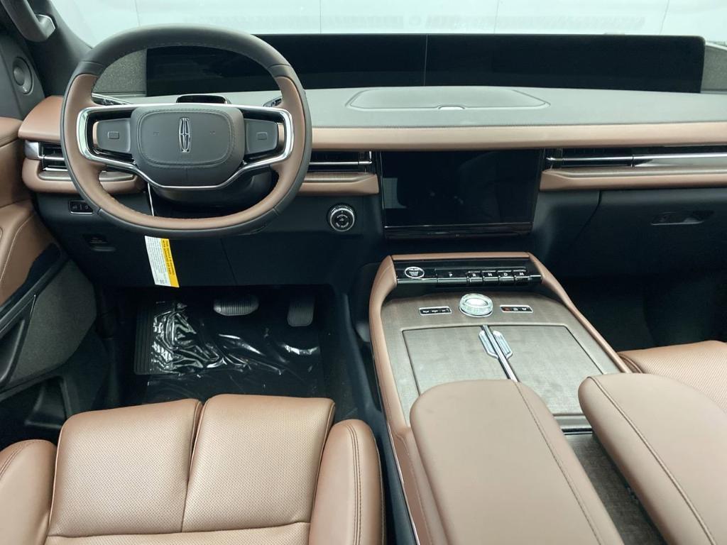 new 2025 Lincoln Navigator car, priced at $103,185