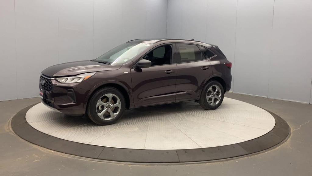 used 2023 Ford Escape car, priced at $25,995