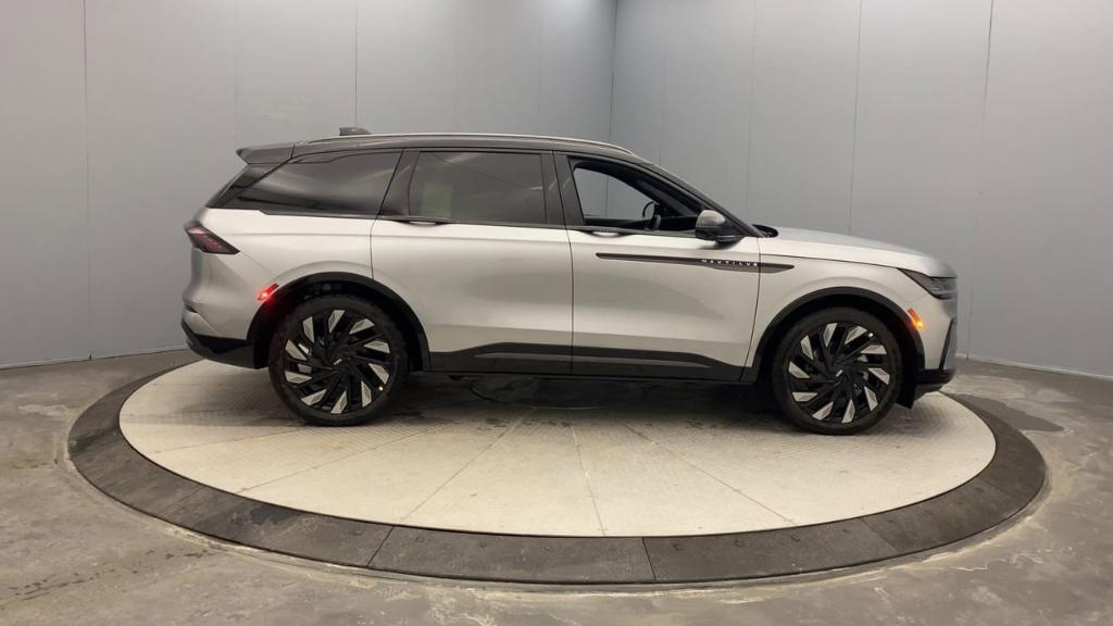 new 2025 Lincoln Nautilus car, priced at $67,705