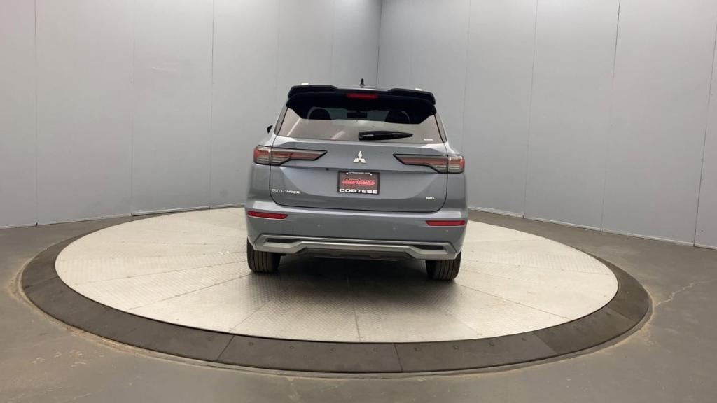 used 2025 Mitsubishi Outlander car, priced at $39,999