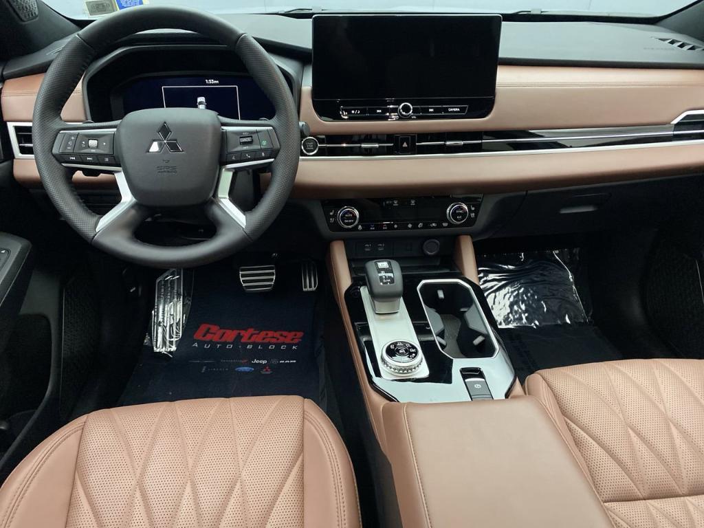 used 2025 Mitsubishi Outlander car, priced at $39,999