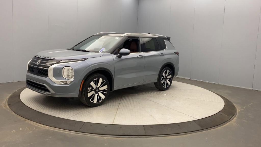 used 2025 Mitsubishi Outlander car, priced at $39,999