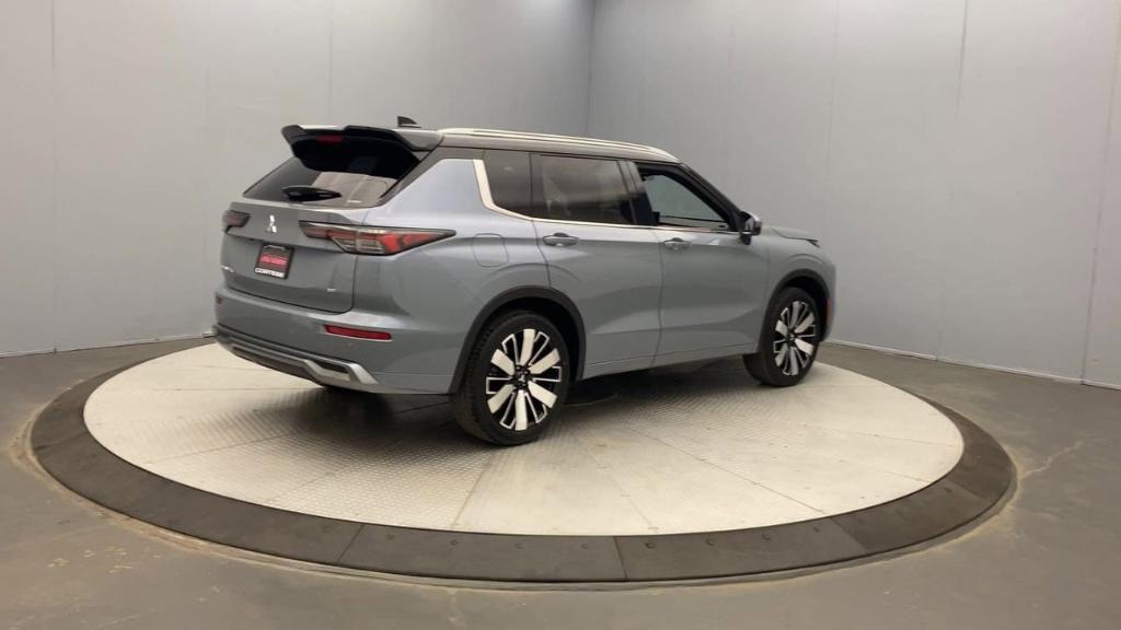 used 2025 Mitsubishi Outlander car, priced at $39,999