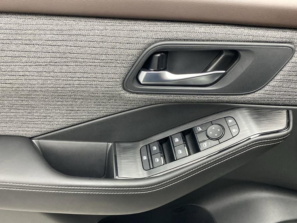 used 2021 Nissan Rogue car, priced at $21,995